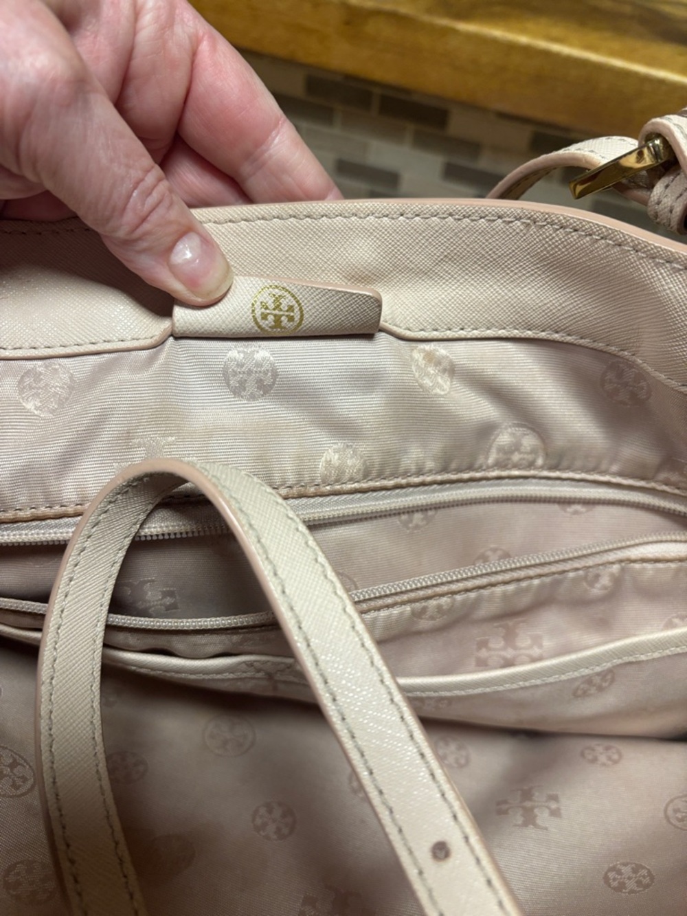 Tory Burch large Blush Leather Tote with Gold Logo   see video - Picture 5 of 17